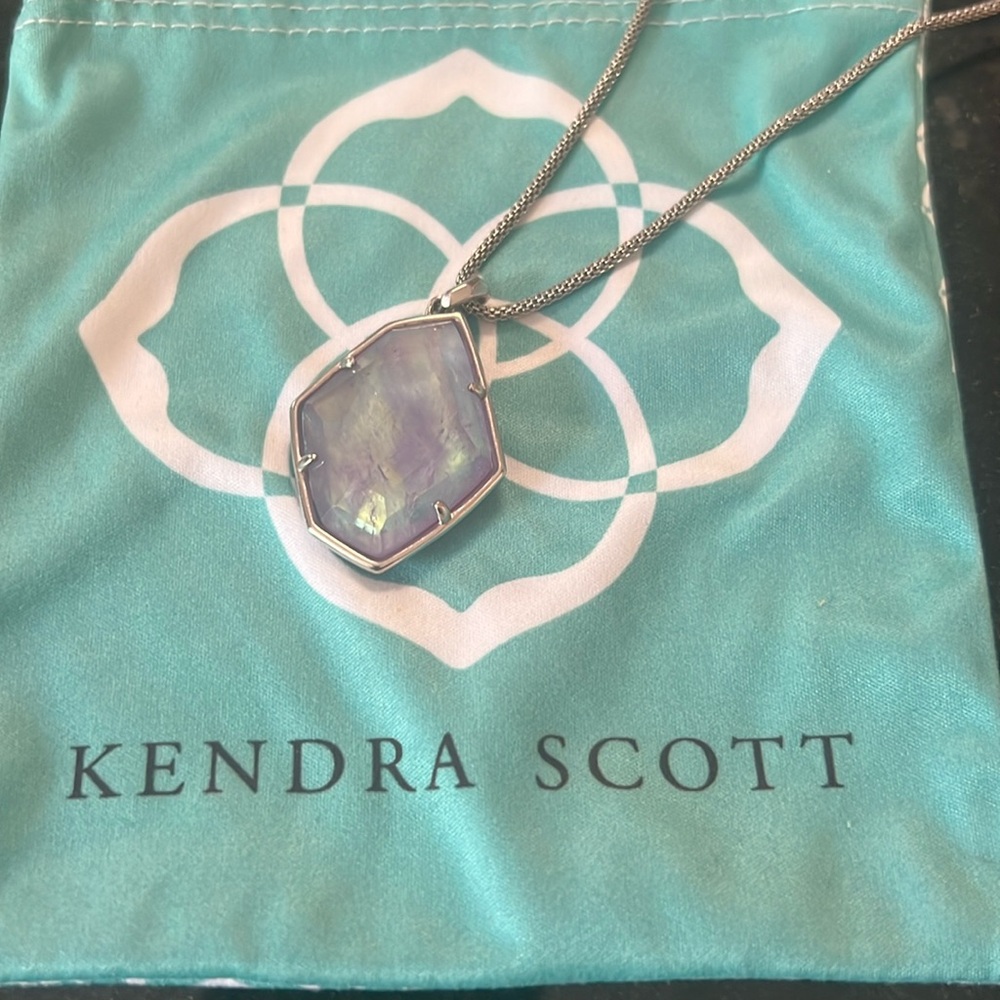 KENDRA SCOTT KALANI SILVER PENDANT NECKLACE